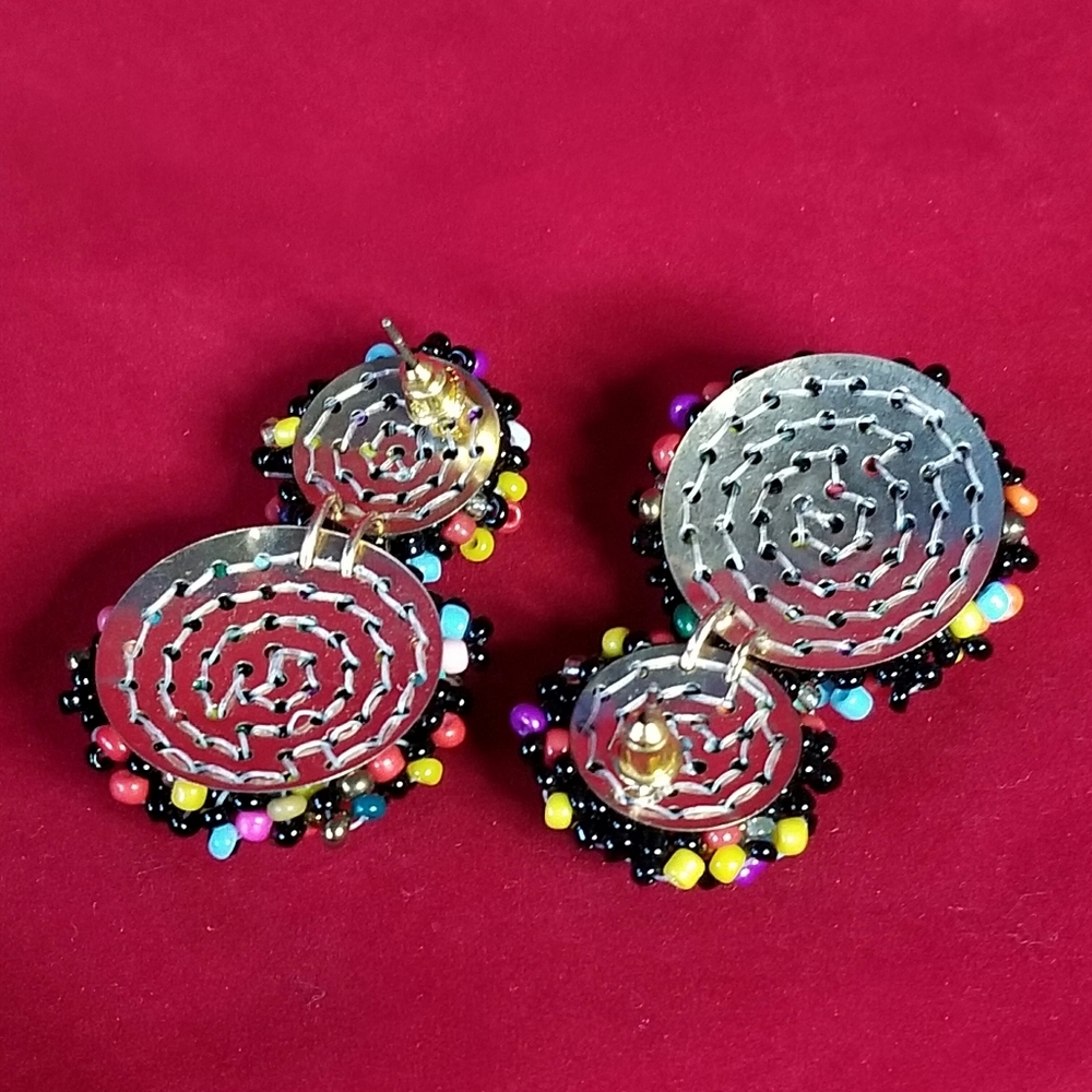Nine Seed Beads Earrings Set - Picture 4 of 7